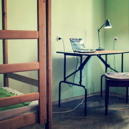 Magic Bus Hostel リヴィウ エクステリア 写真