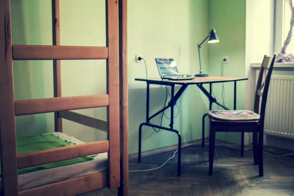 Magic Bus Hostel リヴィウ エクステリア 写真