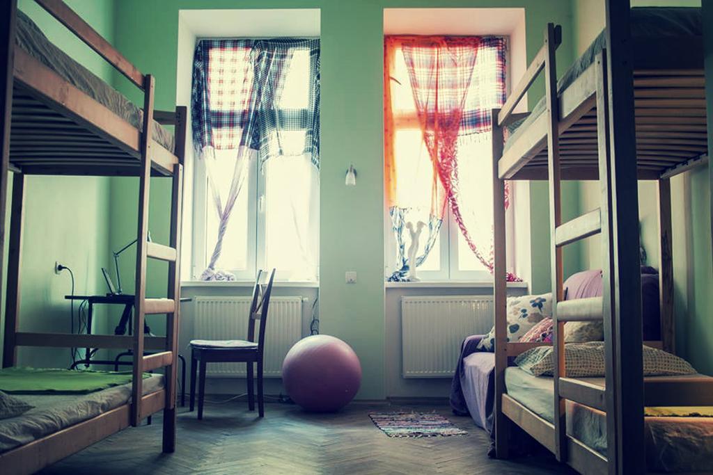 Magic Bus Hostel リヴィウ エクステリア 写真